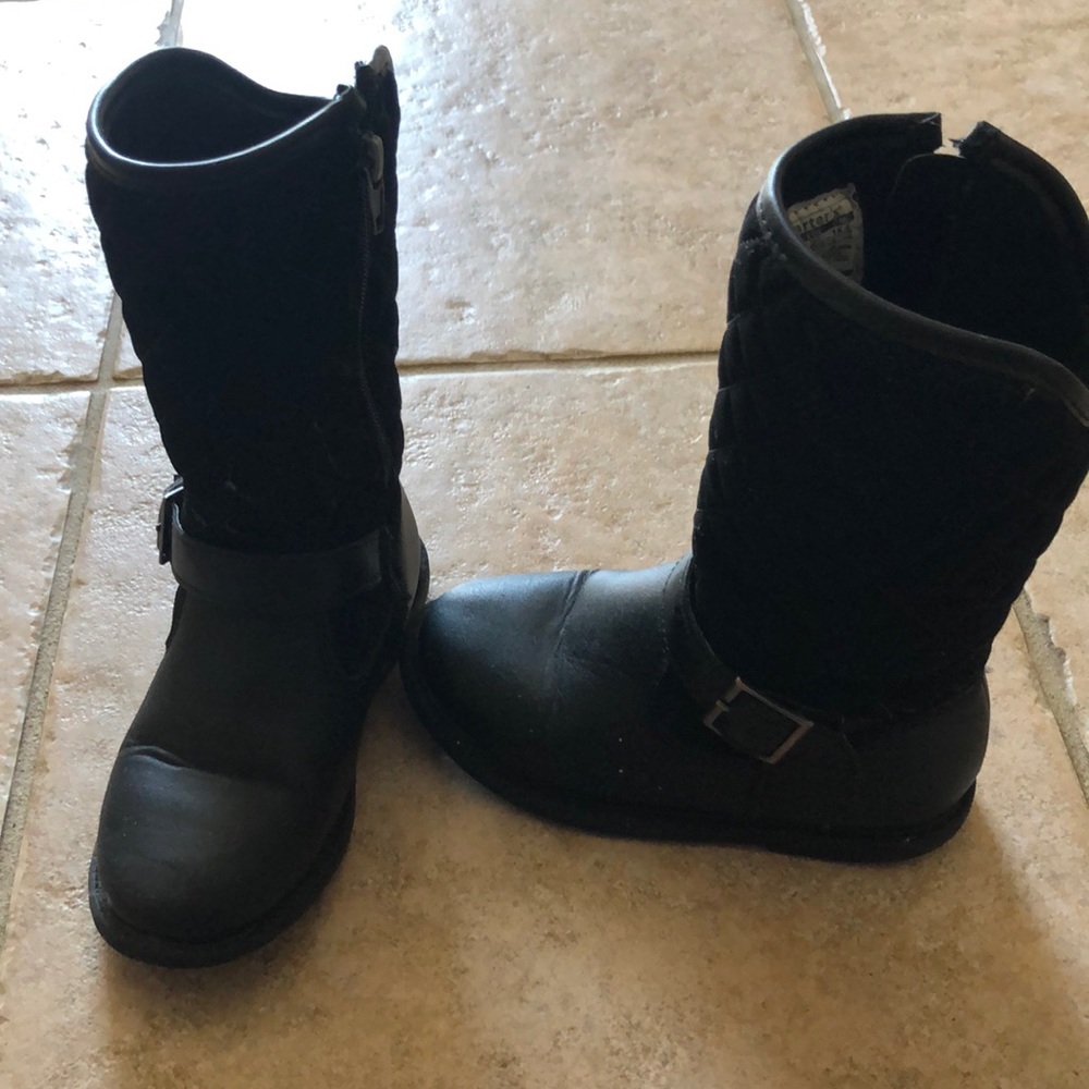 Carters boots